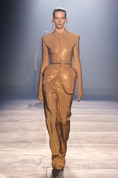 Look 26